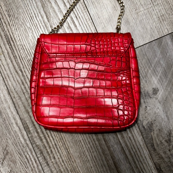 Lulu Guinness red leather croc embossed crossbody chain purse - Picture 6 of 11